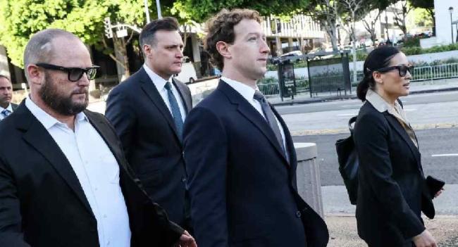 සකර්බර්ග් ලොස් ඇන්ජලීස් අධිකරණයේ සාක්ෂි කූඩුවට